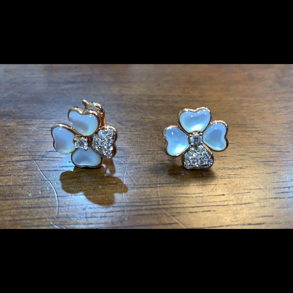 Van Cleef & Arpels Cosmos earrings, small model